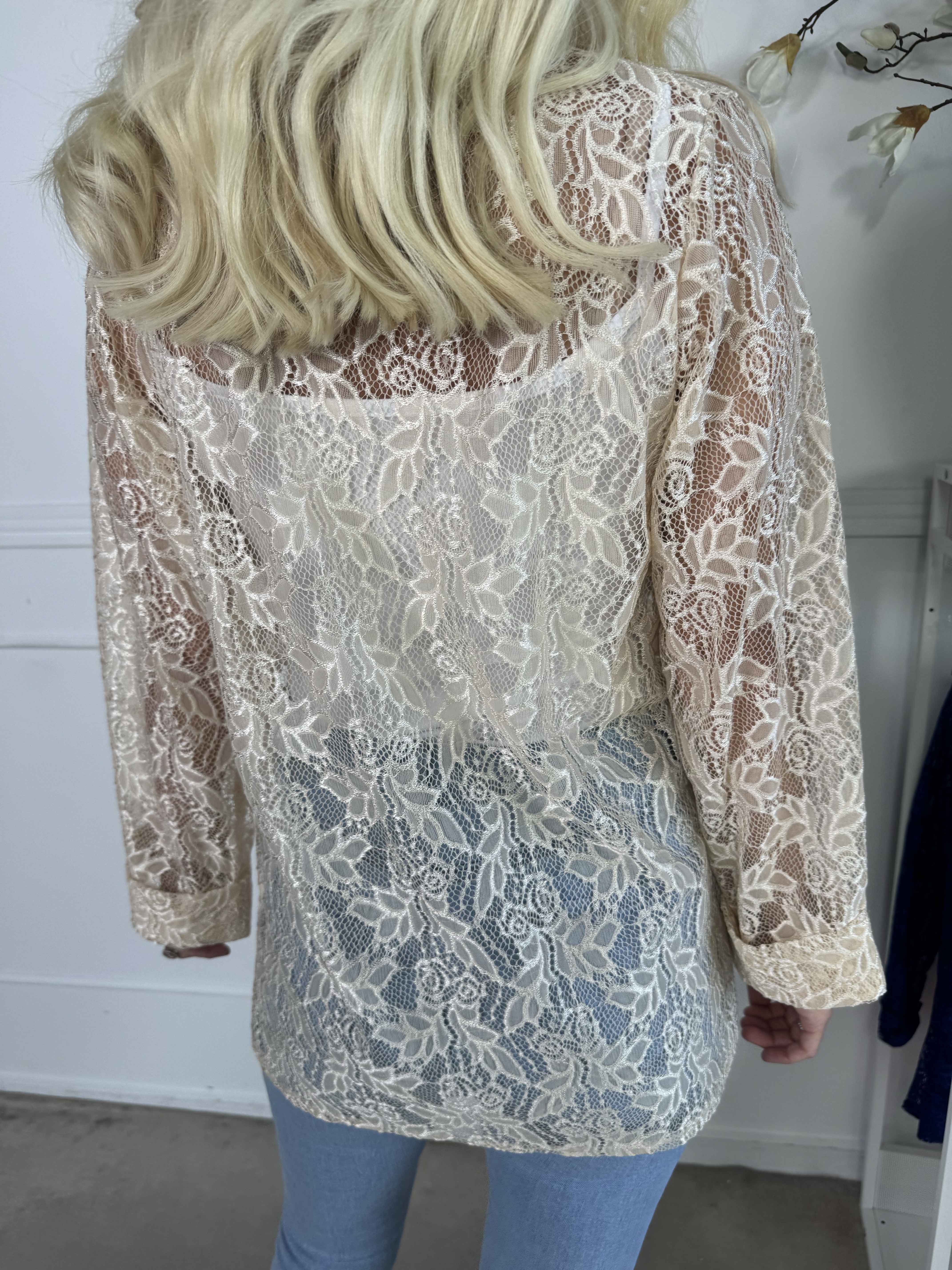 Sigga - Fin kofta i spets